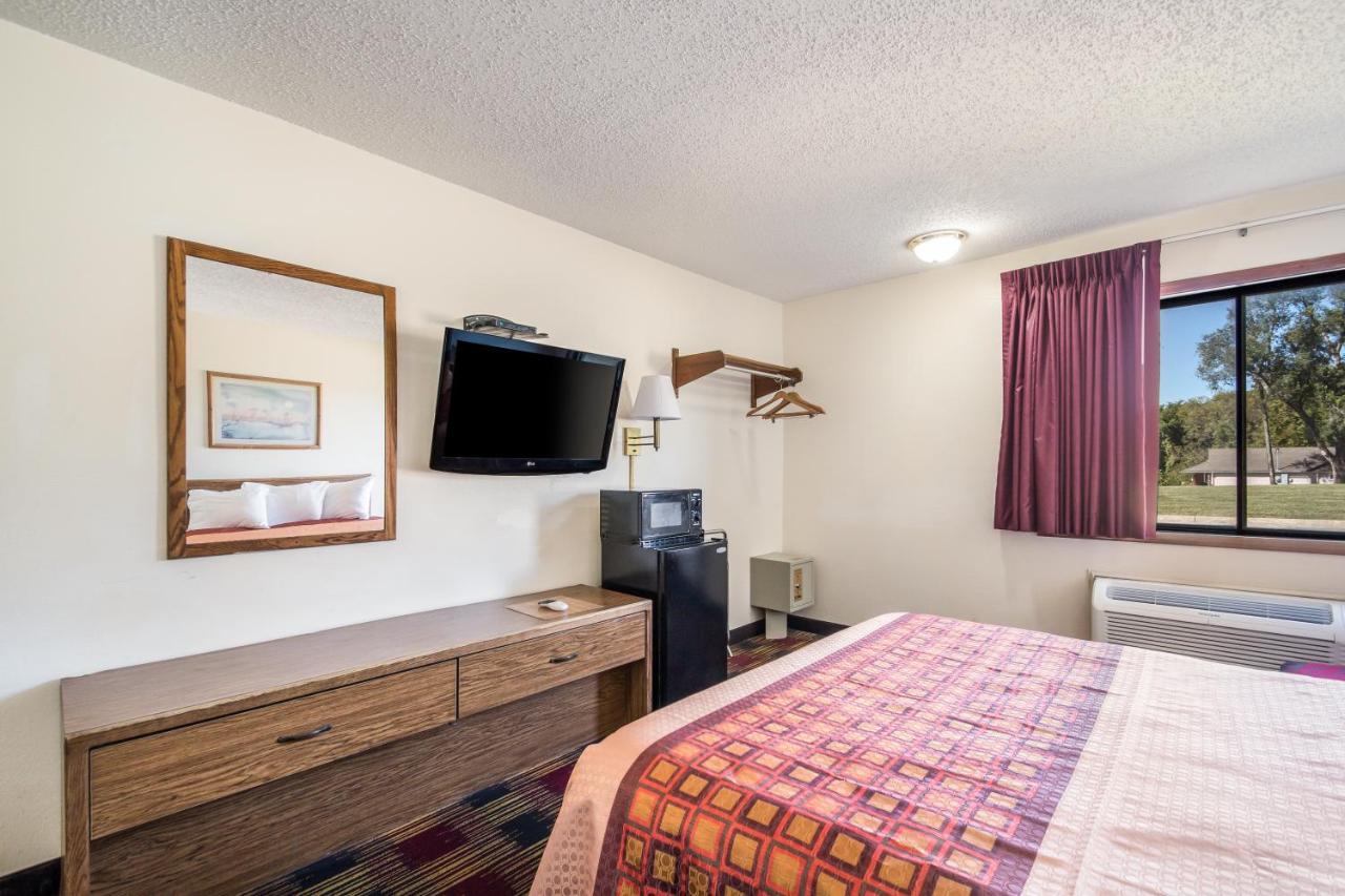 Americas Best Value Inn & Suites Harrisonville Zewnętrze zdjęcie